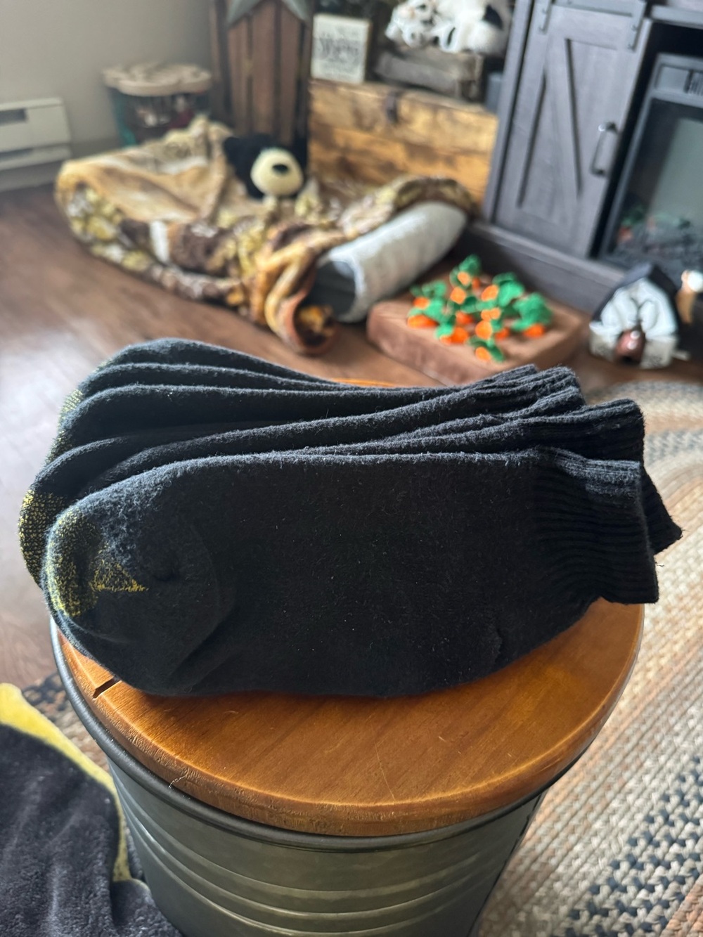 Men’s Gold Toe black quarter socks